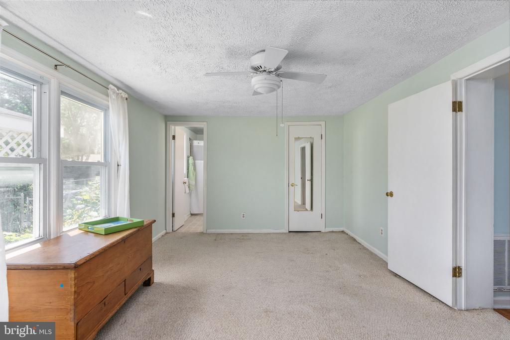 3304 RIVERVIEW DRIVE