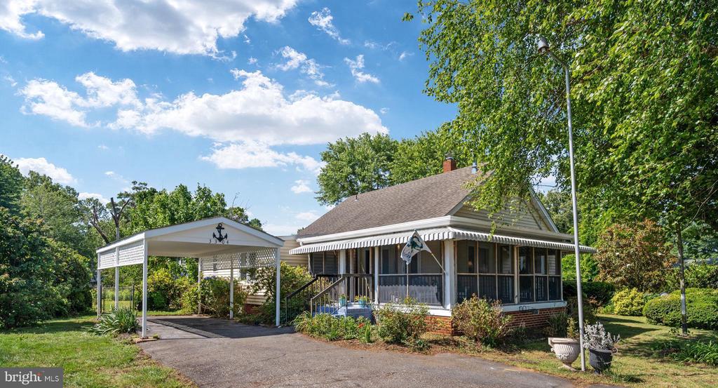 3304 RIVERVIEW DRIVE