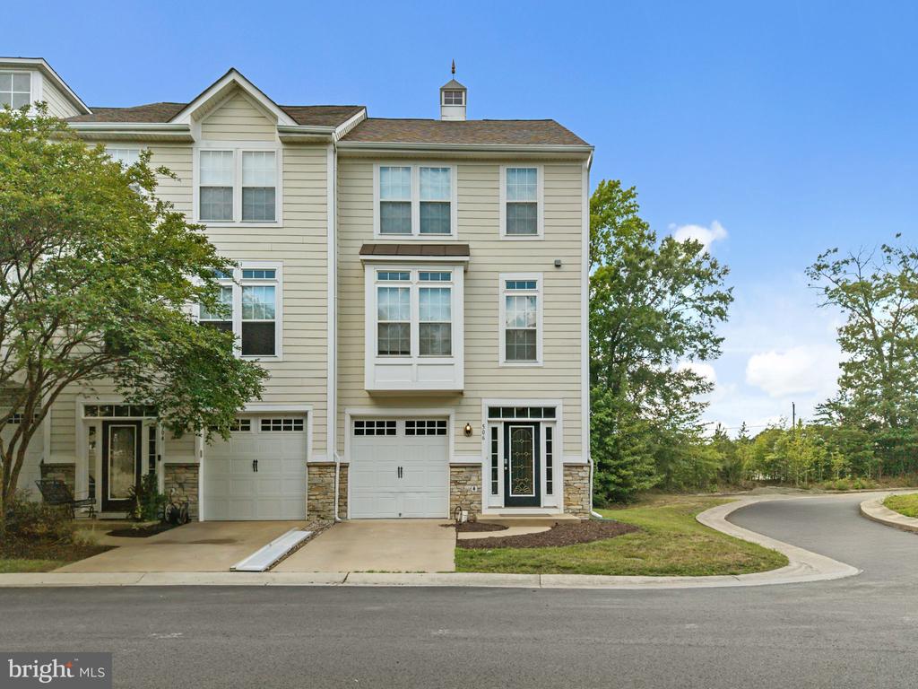 506 Monroe Point Dr, -1942, United States