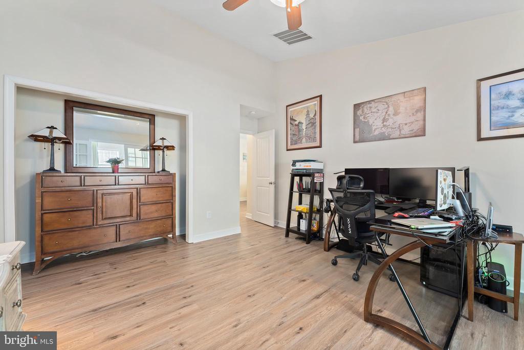 305 CEDAR LANE