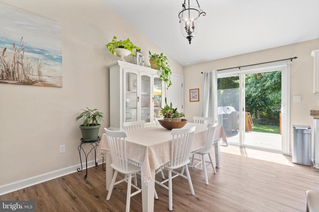 305 CEDAR LANE