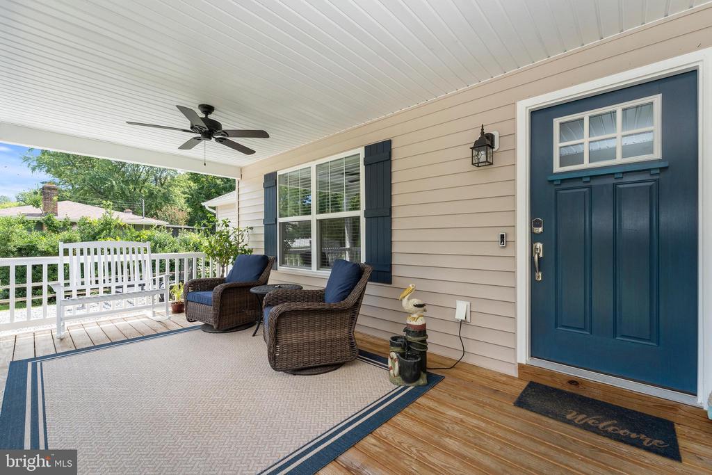 305 CEDAR LANE
