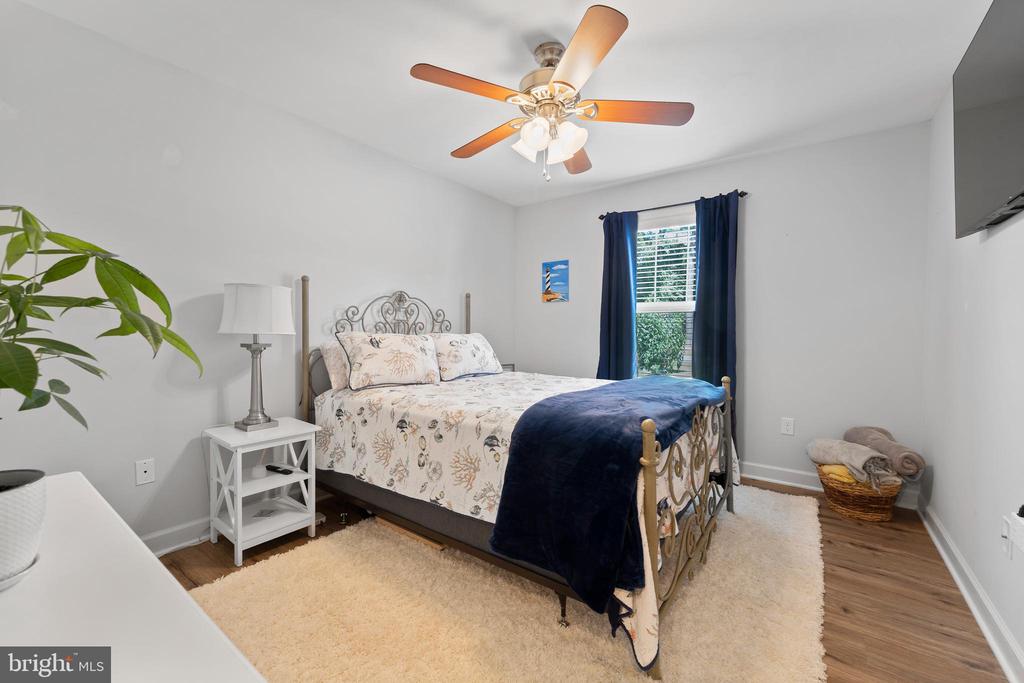 305 CEDAR LANE
