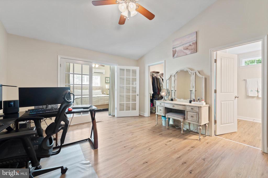 305 CEDAR LANE