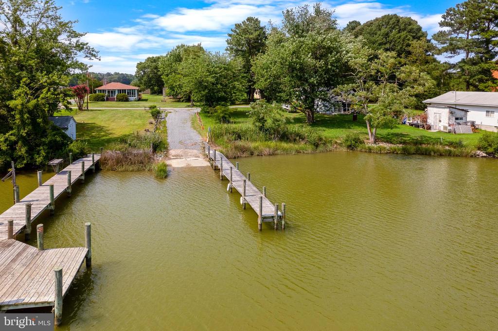 827 TRAVELERS REST