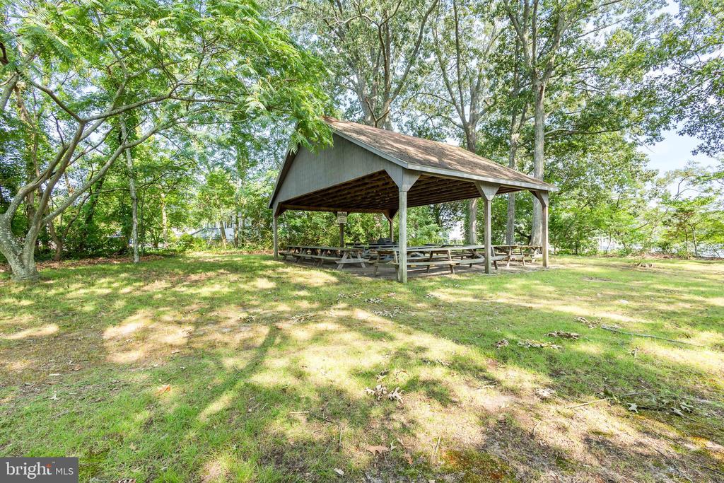 827 TRAVELERS REST