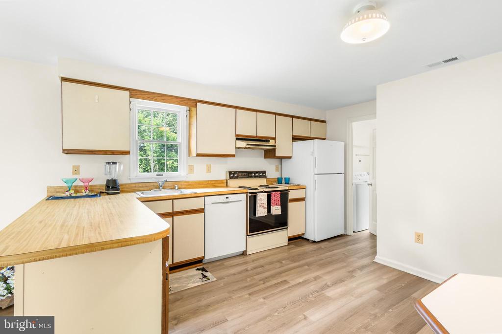 827 TRAVELERS REST