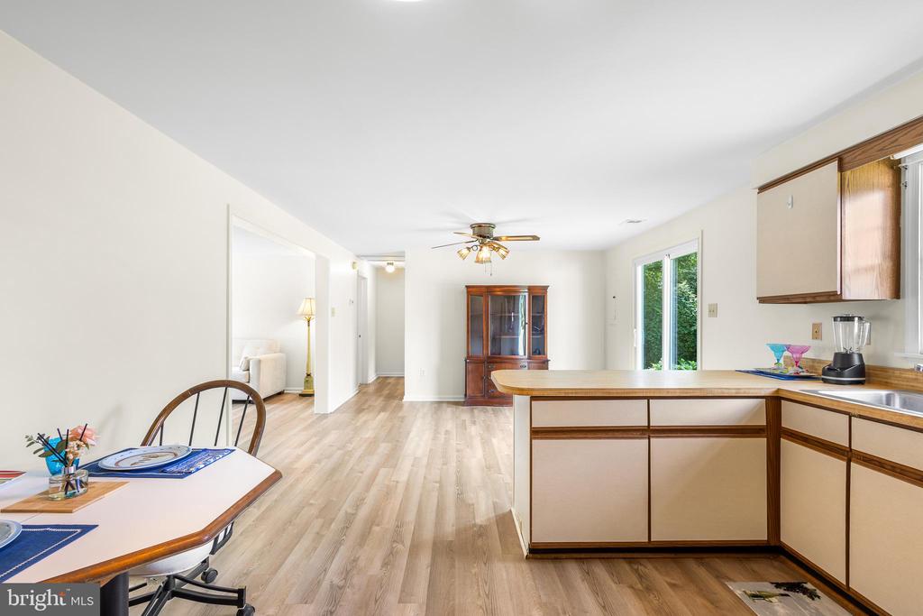 827 TRAVELERS REST