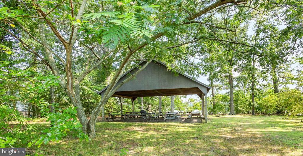 827 TRAVELERS REST