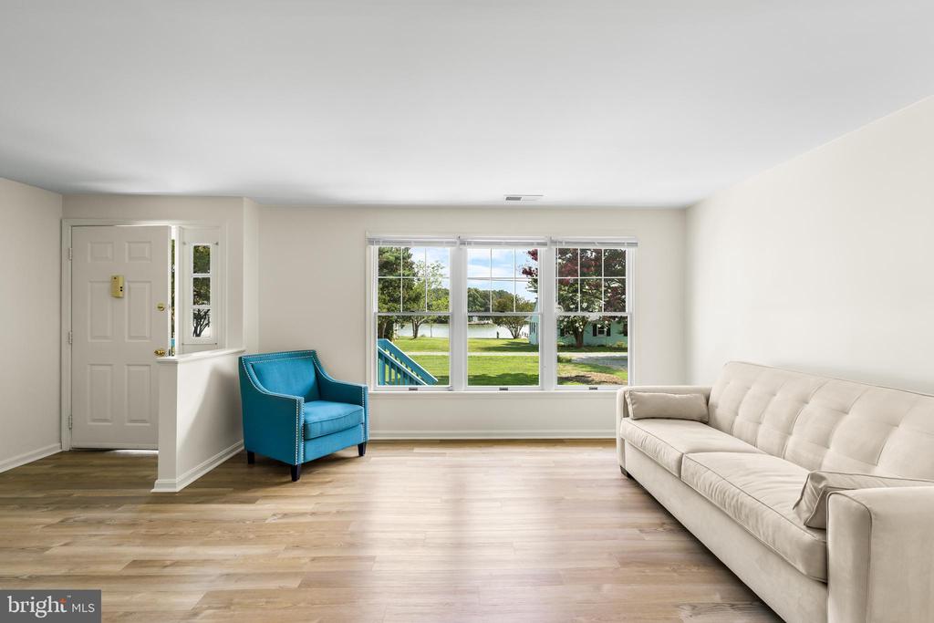 827 TRAVELERS REST