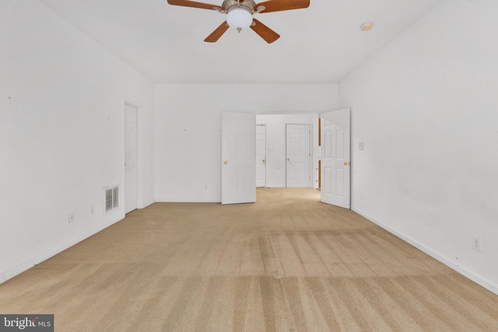 112 STRATFORD CIRCLE