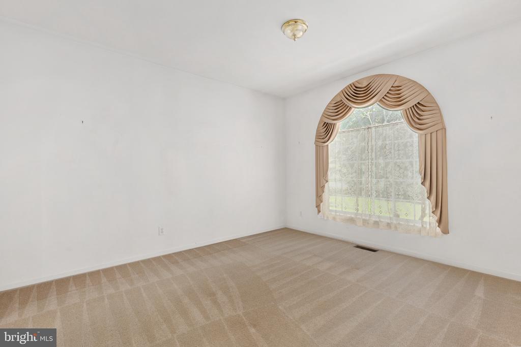 112 STRATFORD CIRCLE