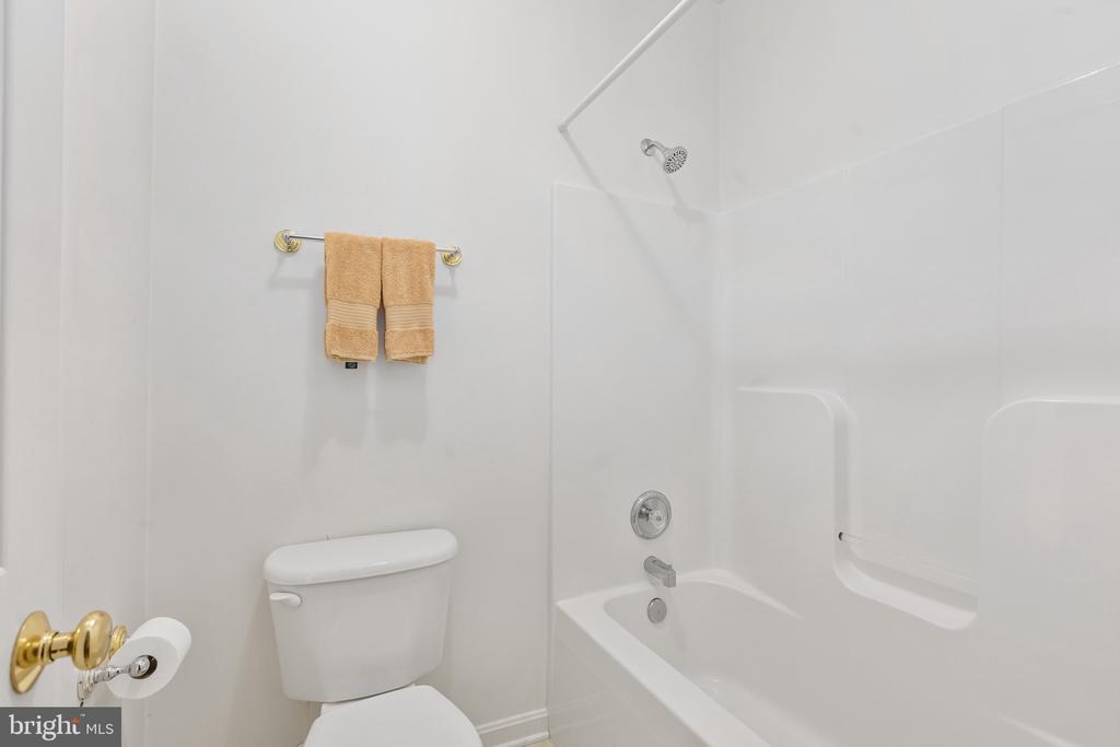112 STRATFORD CIRCLE