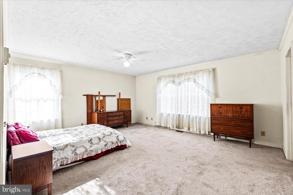 107 BONNIE DEL DRIVE