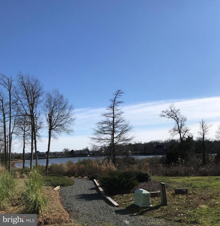 316 MONROE POINT DRIVE