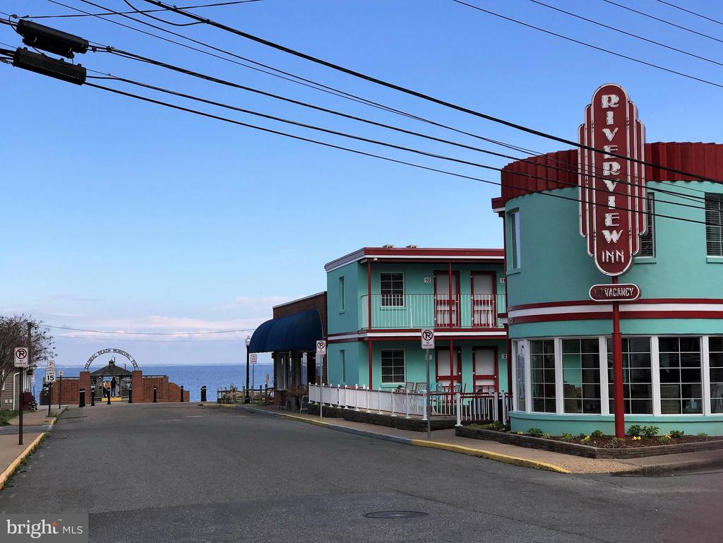 316 MONROE POINT DRIVE