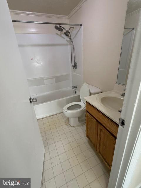 1562 LAKEVIEW DRIVE