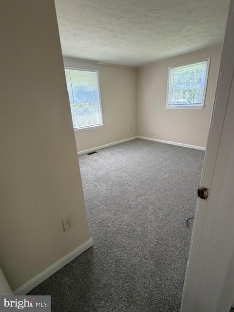 1562 LAKEVIEW DRIVE