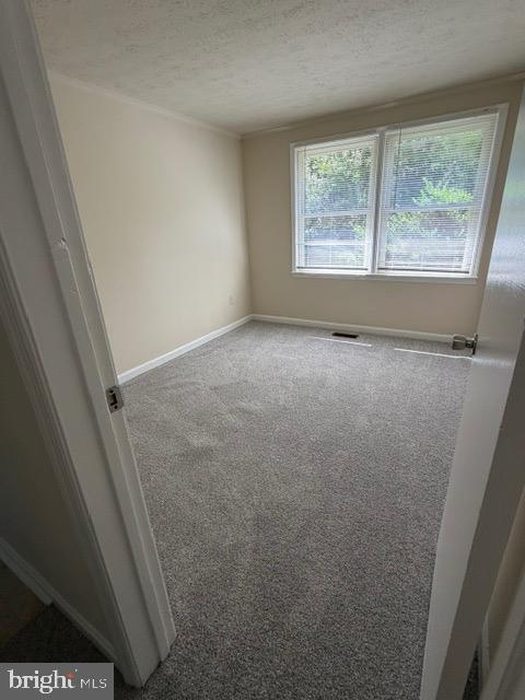 1562 LAKEVIEW DRIVE