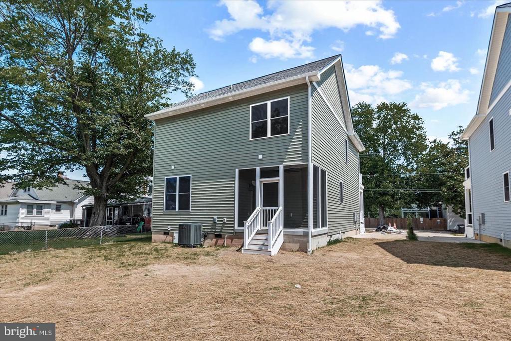 702 TAGGART STREET