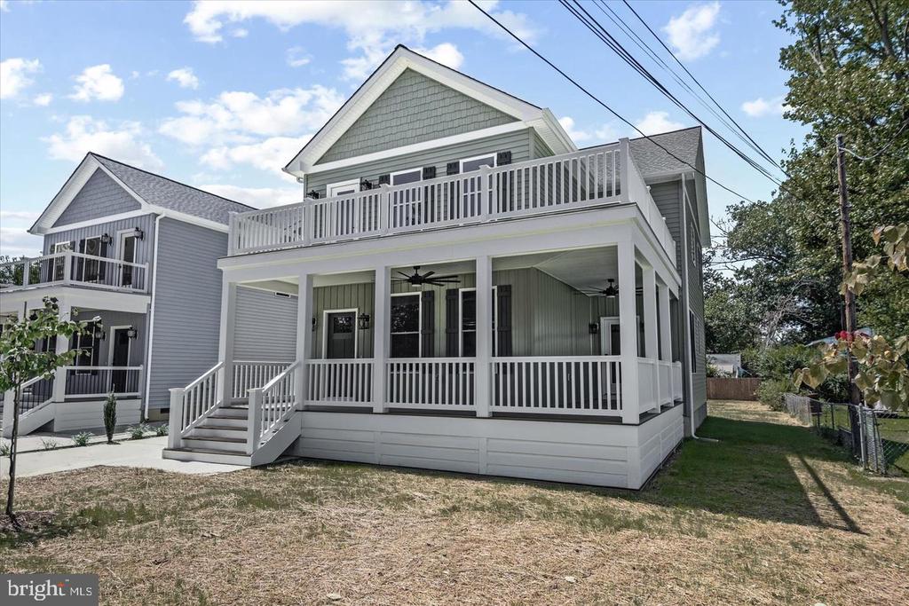 702 TAGGART STREET