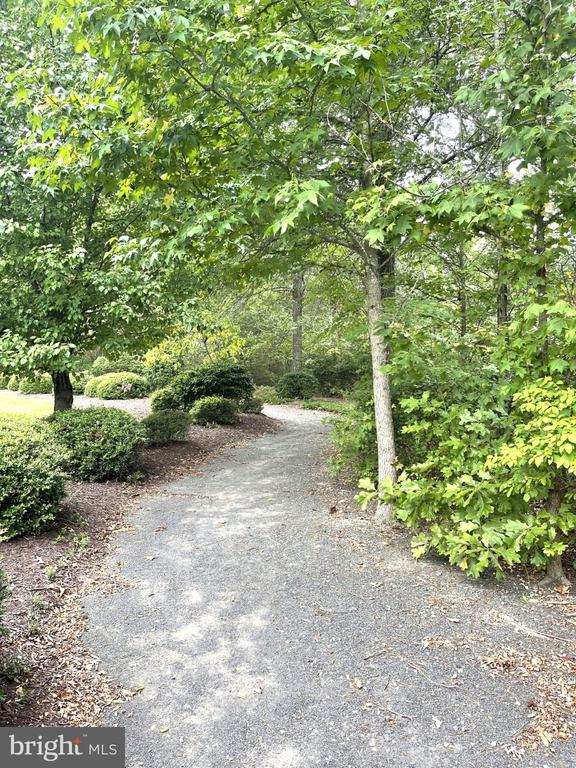 211 MONROE POINT DRIVE