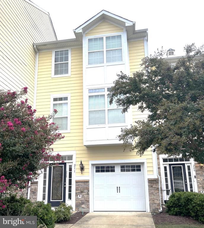 211 MONROE POINT DRIVE