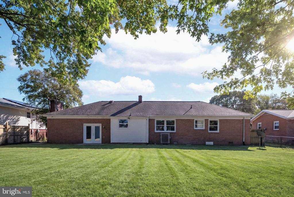 239 DARL CIRCLE