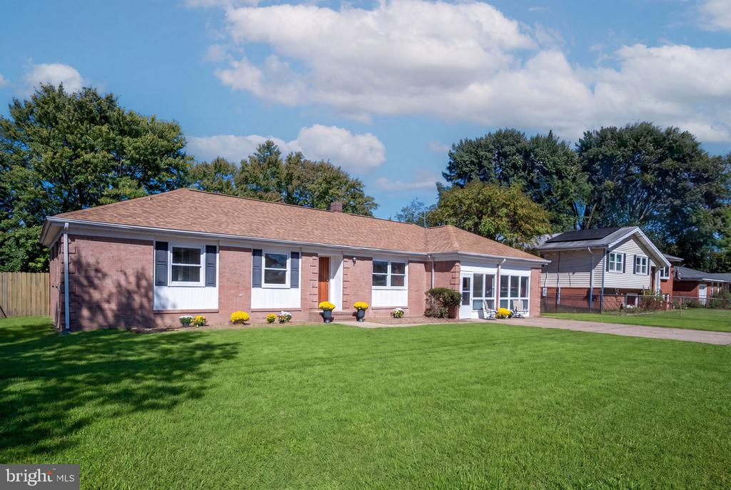 239 DARL CIRCLE