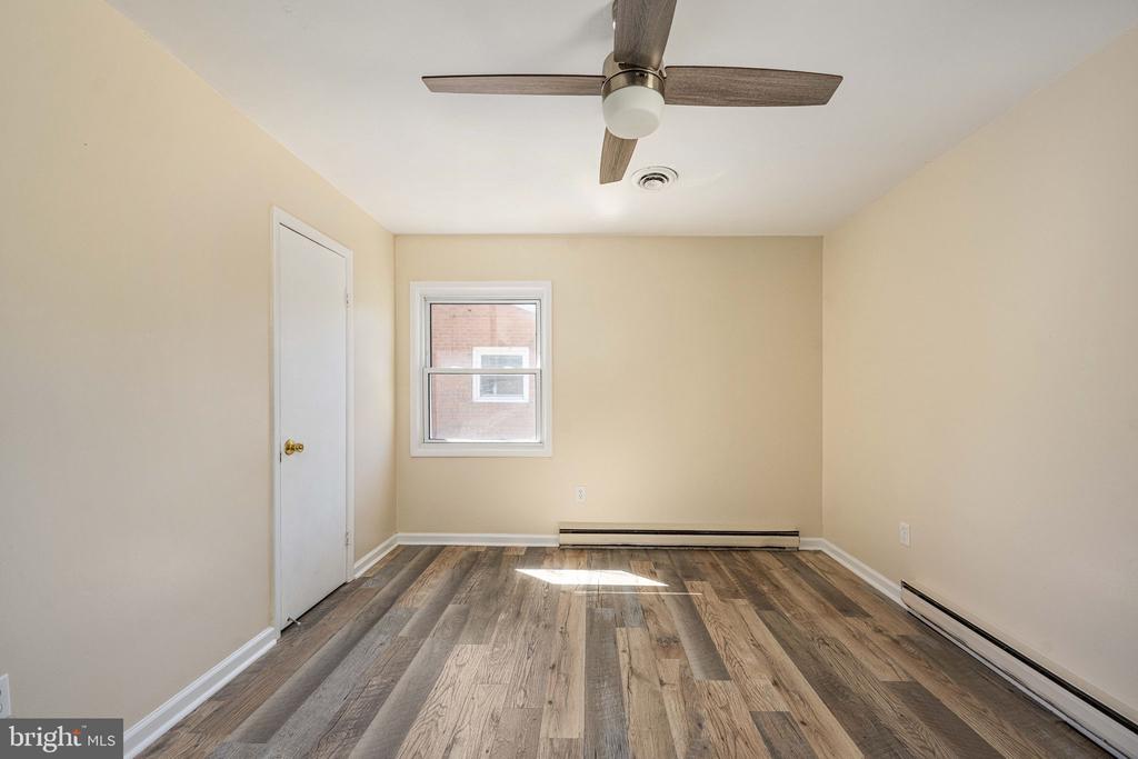 239 DARL CIRCLE
