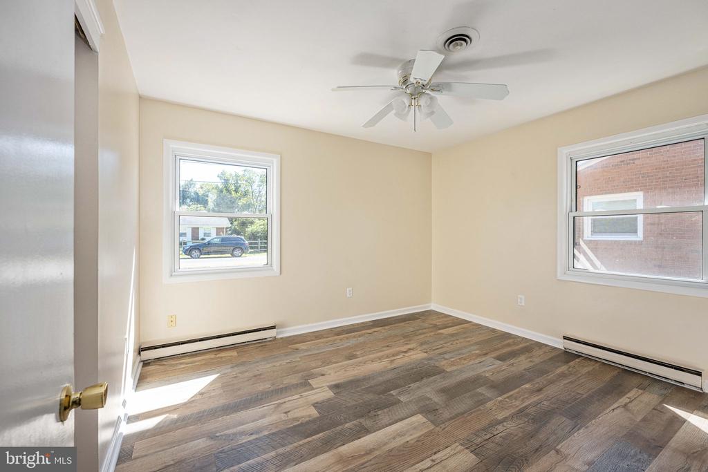 239 DARL CIRCLE