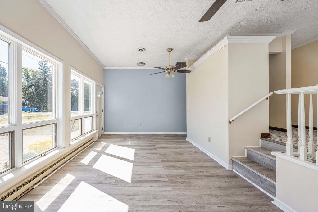 239 DARL CIRCLE