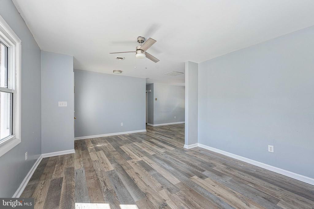 239 DARL CIRCLE