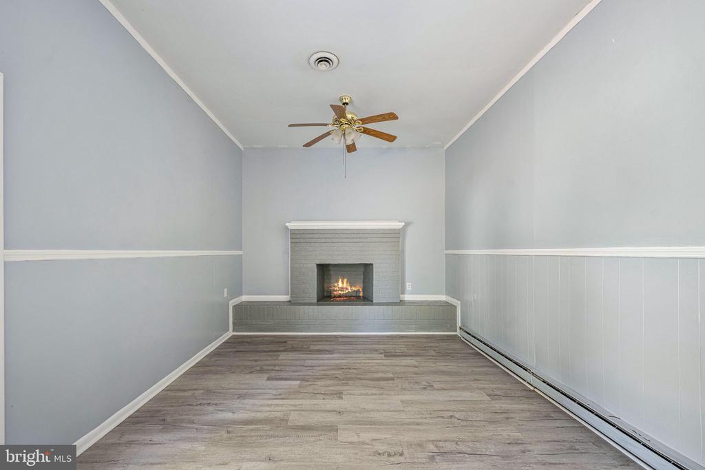 239 DARL CIRCLE