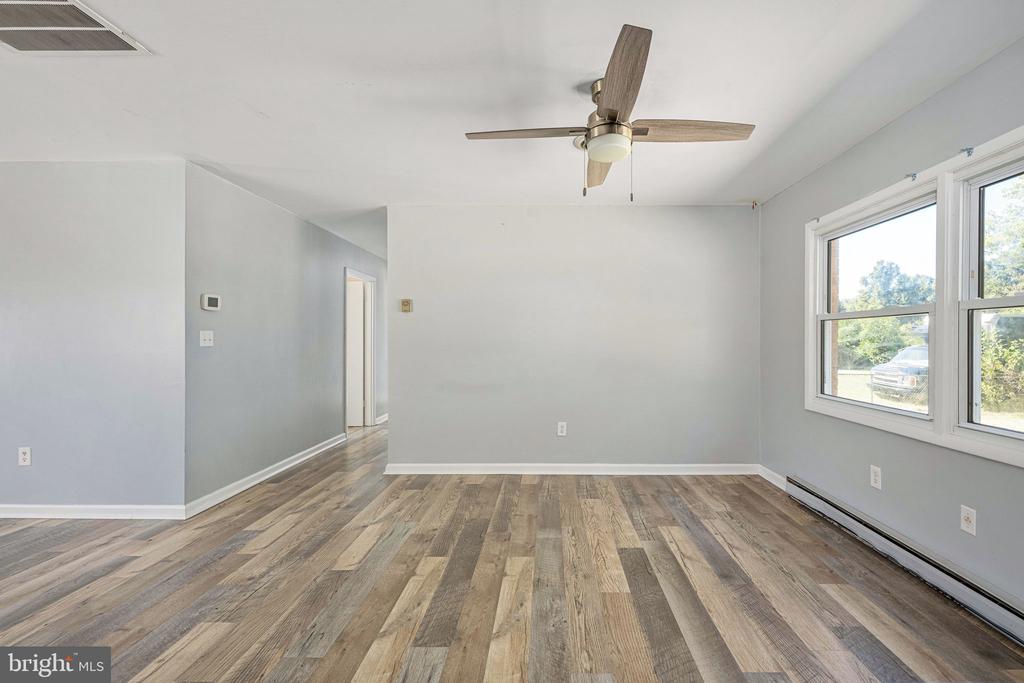 239 DARL CIRCLE
