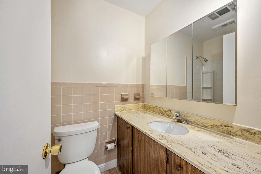 239 DARL CIRCLE