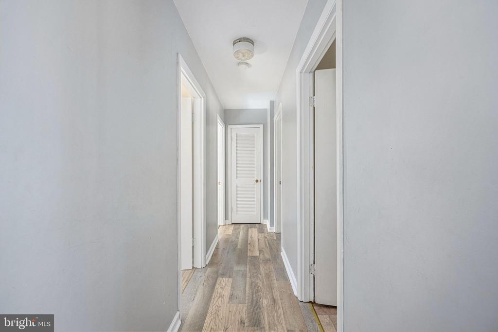 239 DARL CIRCLE