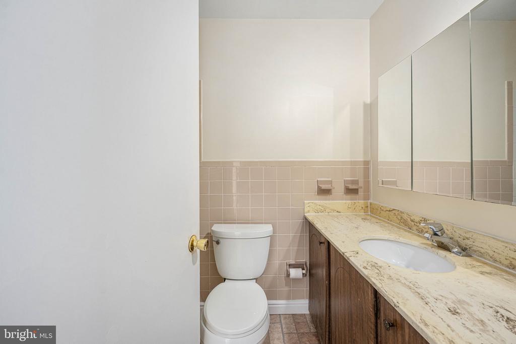 239 DARL CIRCLE