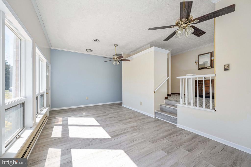 239 DARL CIRCLE
