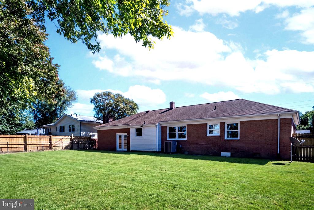 239 DARL CIRCLE