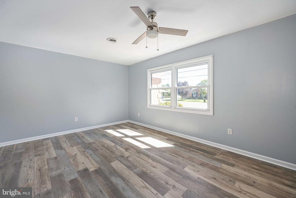 239 DARL CIRCLE