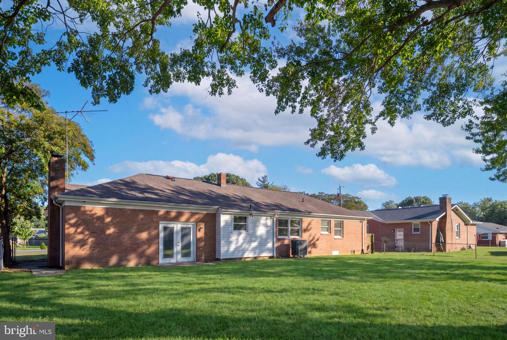239 DARL CIRCLE