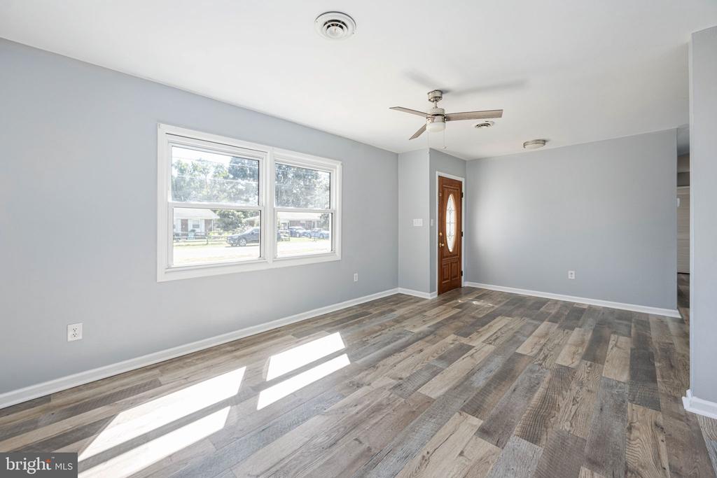 239 DARL CIRCLE
