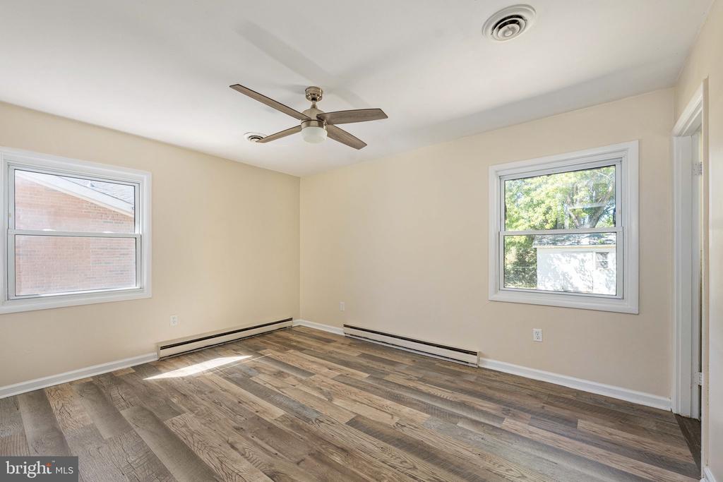 239 DARL CIRCLE