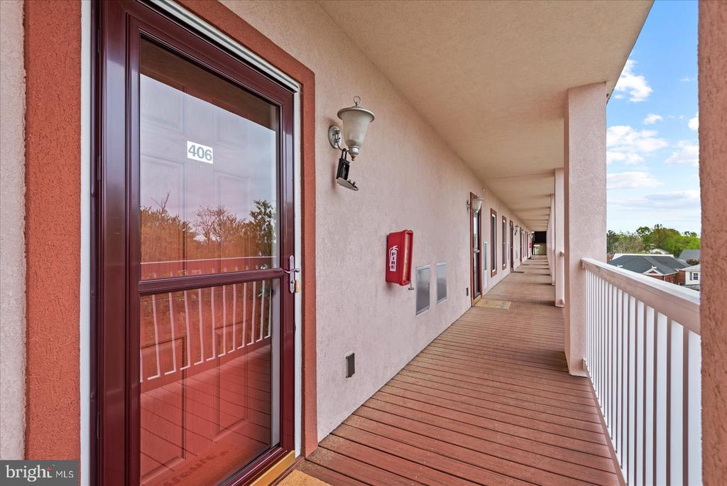 103 N IRVING AVENUE Unit: 406