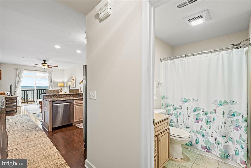 103 N IRVING AVENUE Unit: 406