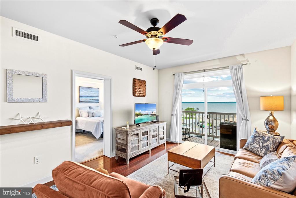 103 N IRVING AVENUE Unit: 406