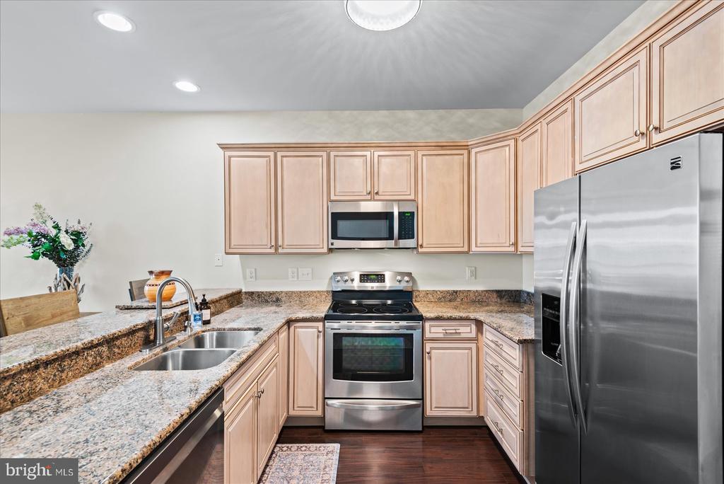 103 N IRVING AVENUE Unit: 406