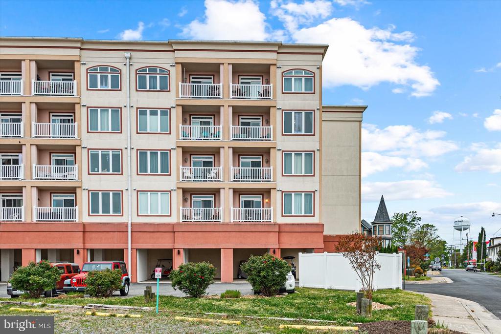 103 N IRVING AVENUE Unit: 406