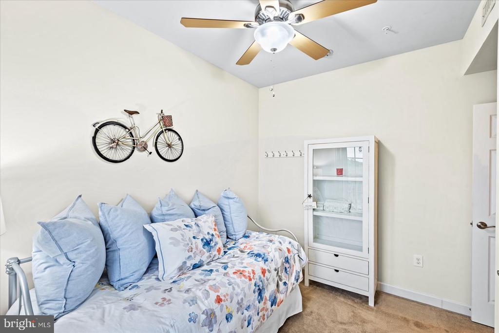 103 N IRVING AVENUE Unit: 406